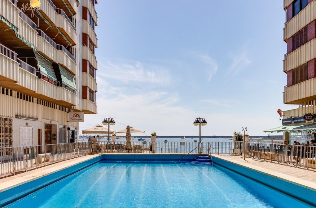 Resale - Apartment - Torrevieja - Acequion