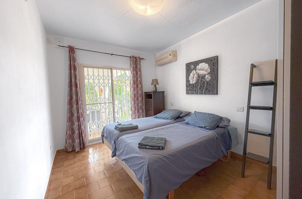 Resale - Villa - Orihuela Costa - La Florida