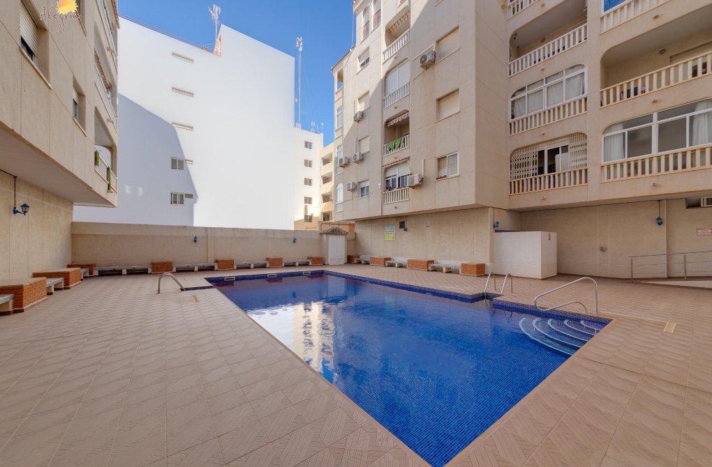 Resale - Apartment - Torrevieja - Acequion