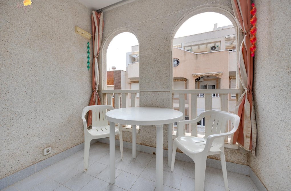 Resale - Apartment - Torrevieja - Acequion