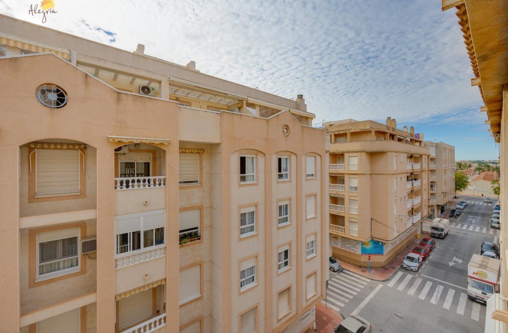 Resale - Apartment - Torrevieja - Acequion