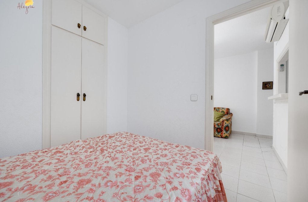 Resale - Apartment - Torrevieja - Acequion