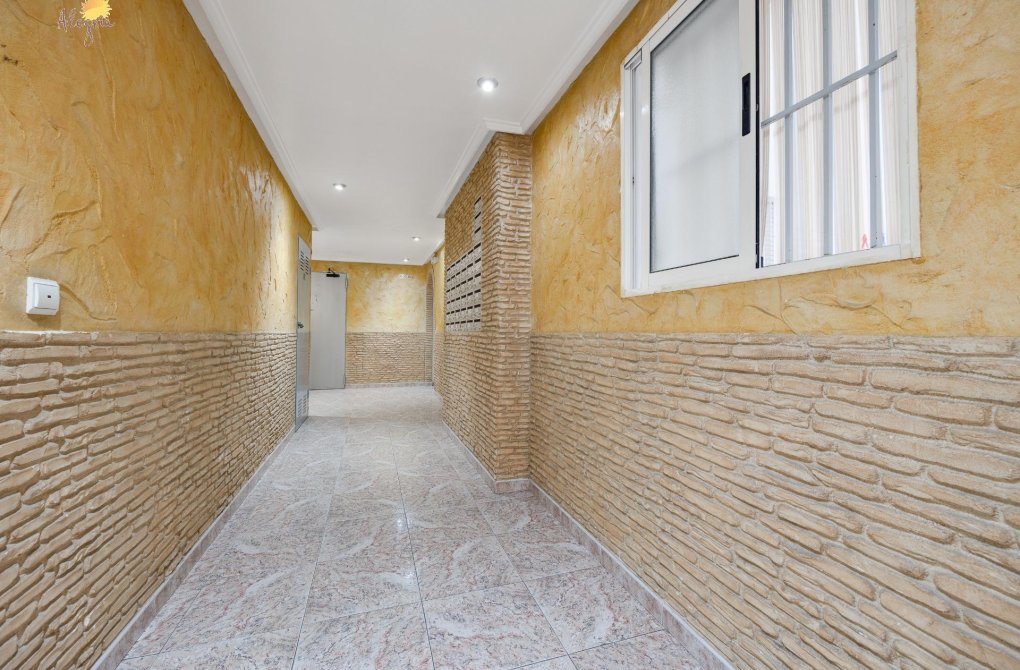 Resale - Apartment - Torrevieja - Parque las naciones