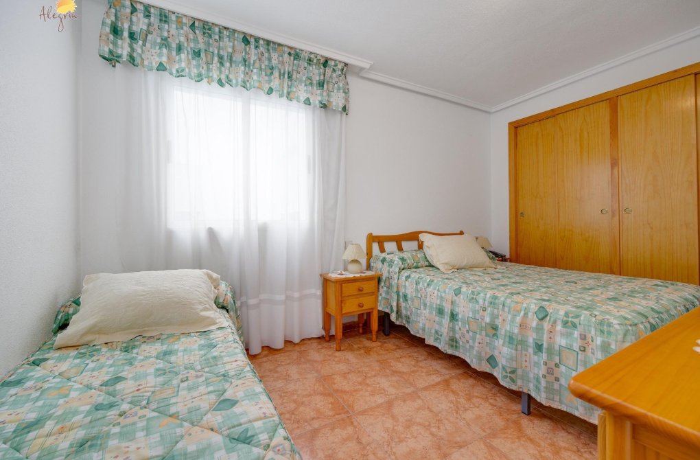 Resale - Apartment - Torrevieja - Parque las naciones