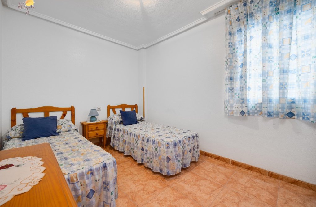 Resale - Apartment - Torrevieja - Parque las naciones