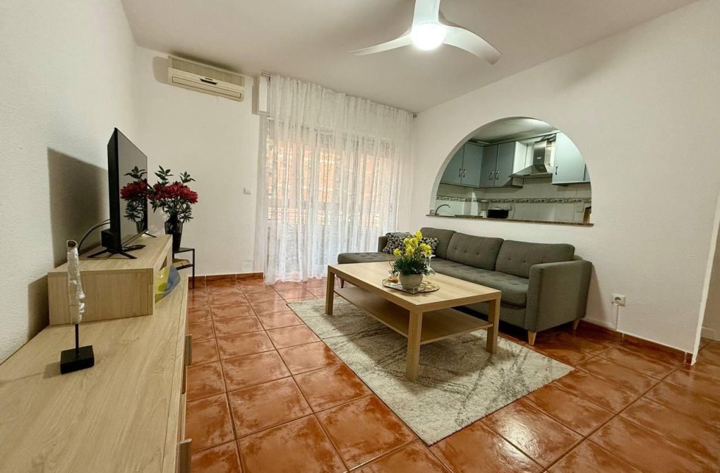 Resale - Apartment - Torrevieja - Playa del cura