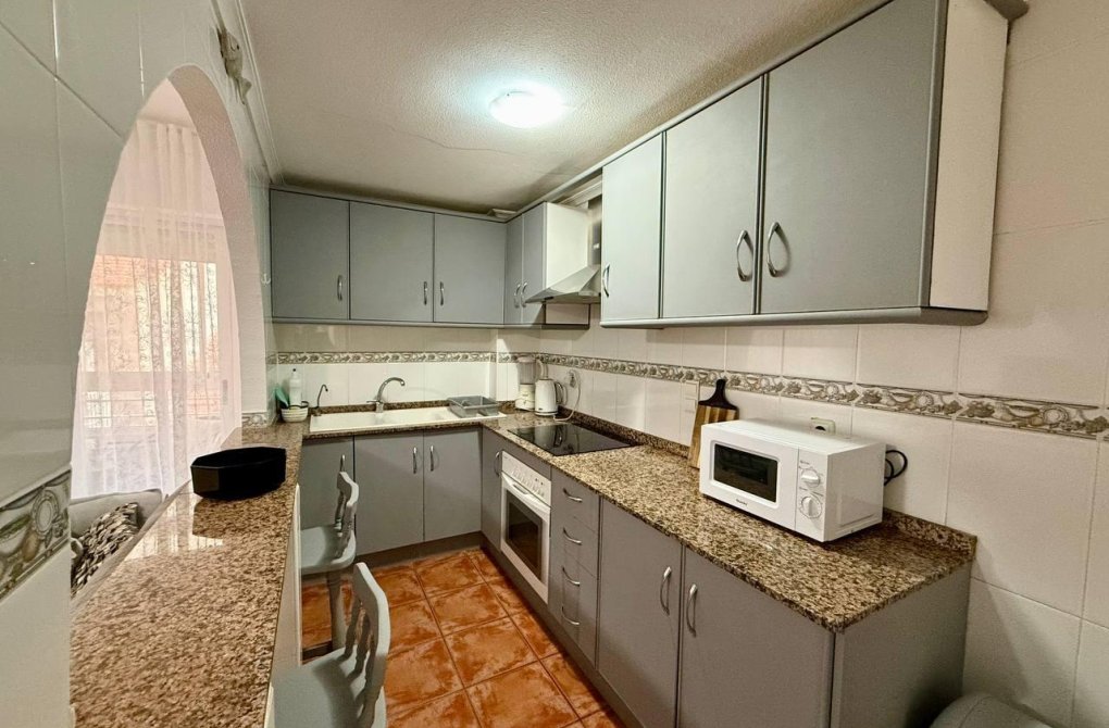 Resale - Apartment - Torrevieja - Playa del cura