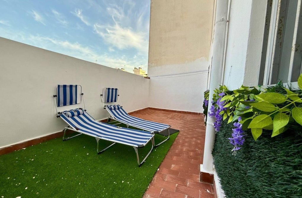 Resale - Apartment - Torrevieja - Playa del cura