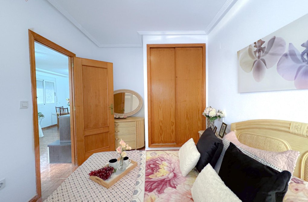 Resale - Apartment - Torrevieja - Playa del cura