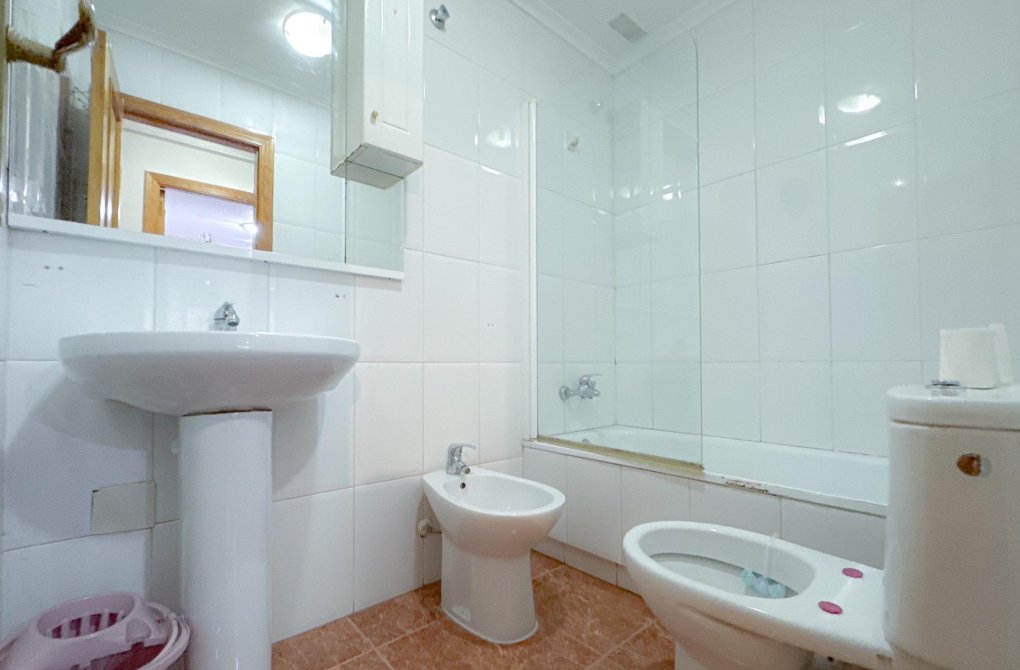 Resale - Apartment - Torrevieja - Playa del cura