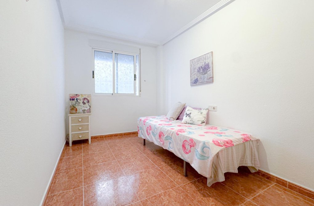 Resale - Apartment - Torrevieja - Playa del cura