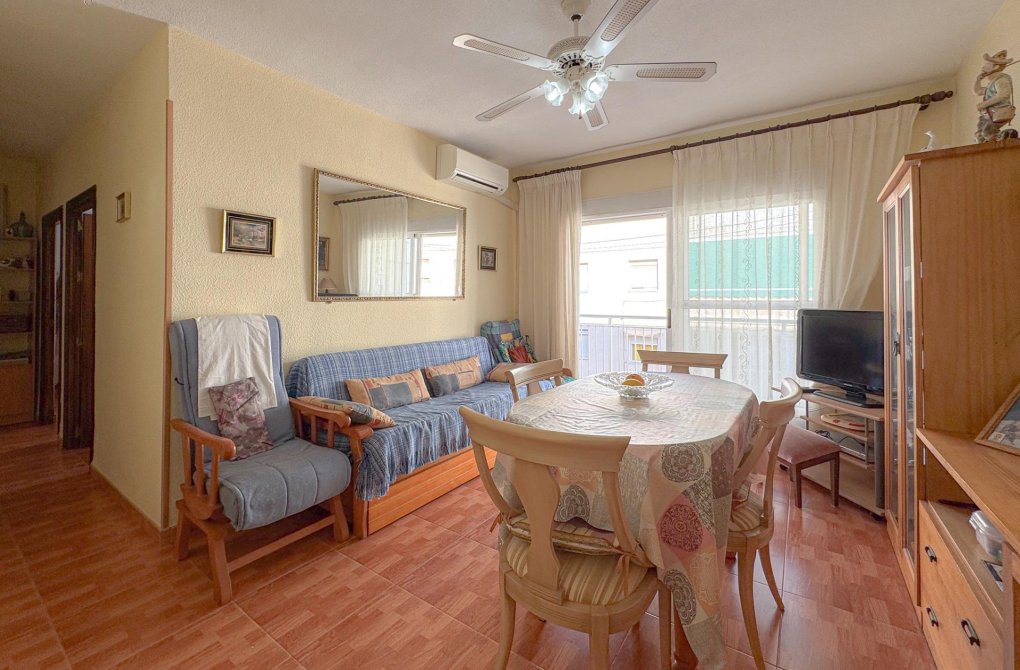 Resale - Apartment - Torrevieja - Playa del cura