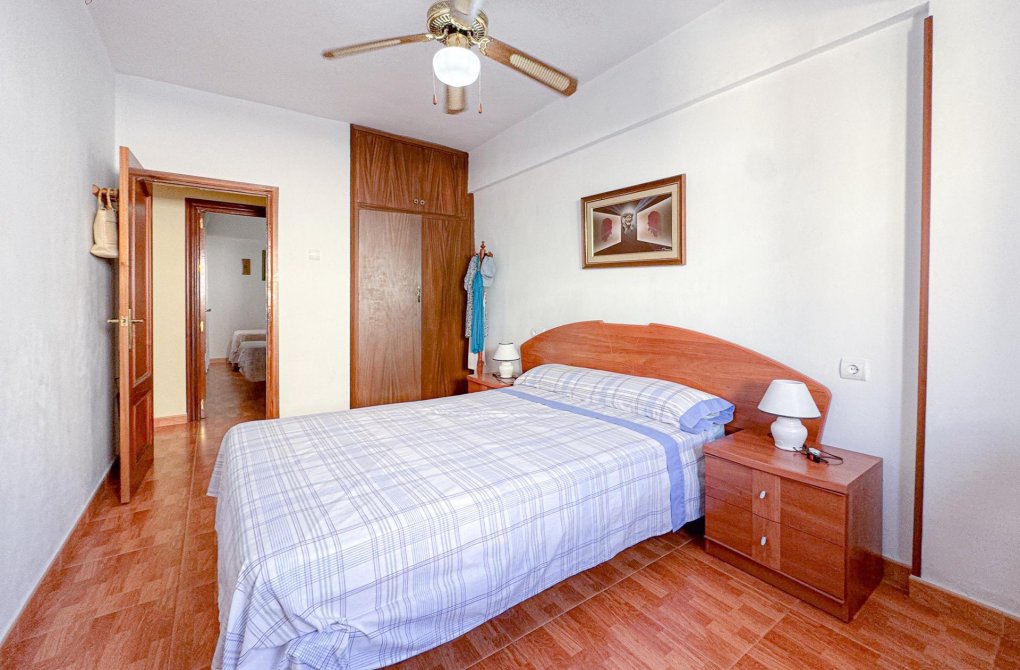 Resale - Apartment - Torrevieja - Playa del cura