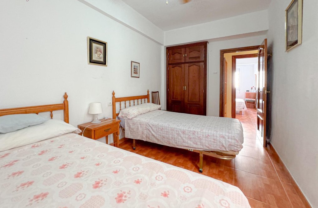 Resale - Apartment - Torrevieja - Playa del cura