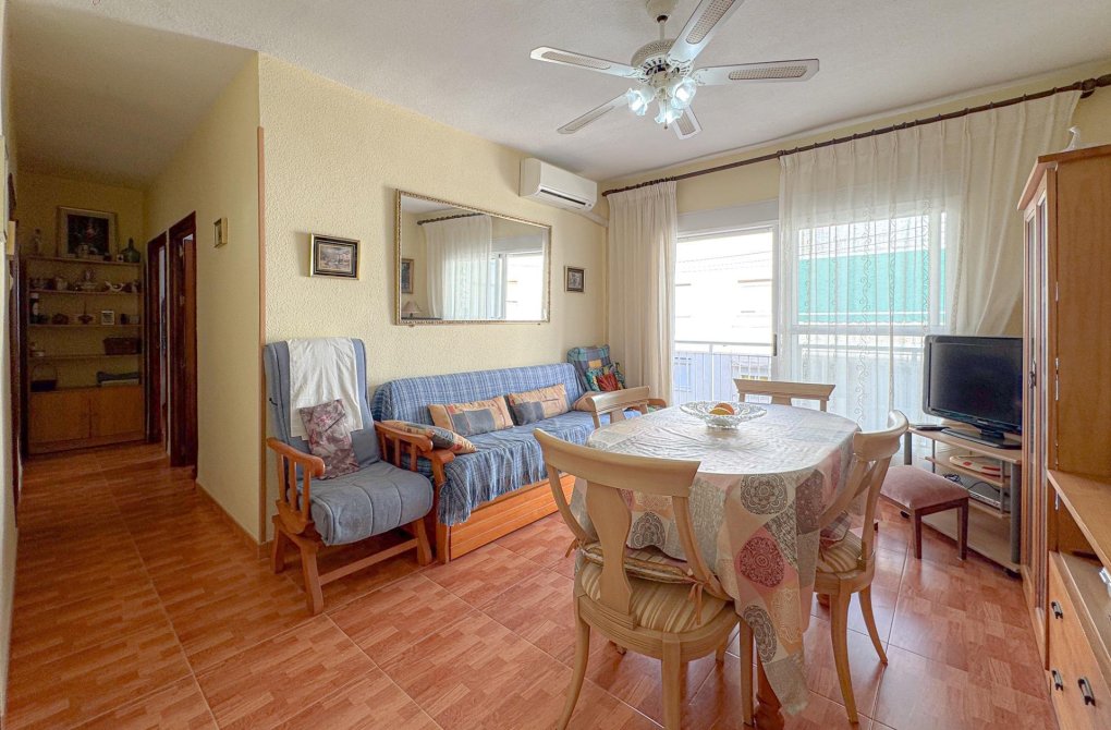 Resale - Apartment - Torrevieja - Playa del cura