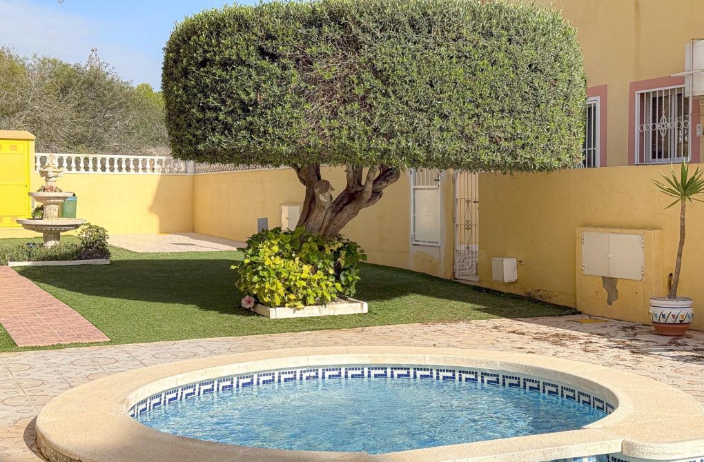 Resale - Terraced house - Orihuela Costa - Las Filipinas