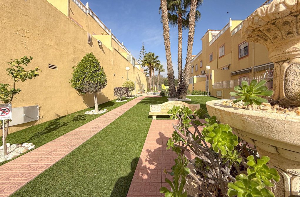 Resale - Terraced house - Orihuela Costa - Las Filipinas