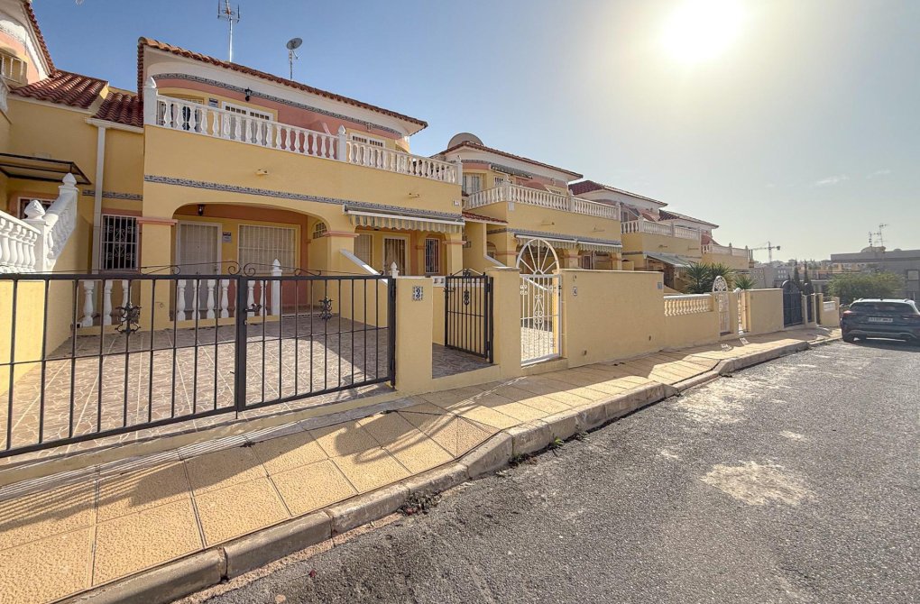 Resale - Terraced house - Orihuela Costa - Las Filipinas