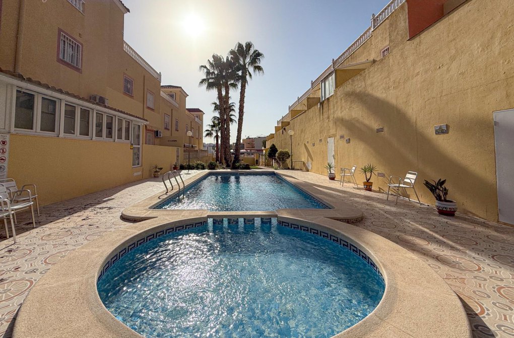 Resale - Terraced house - Orihuela Costa - Las Filipinas