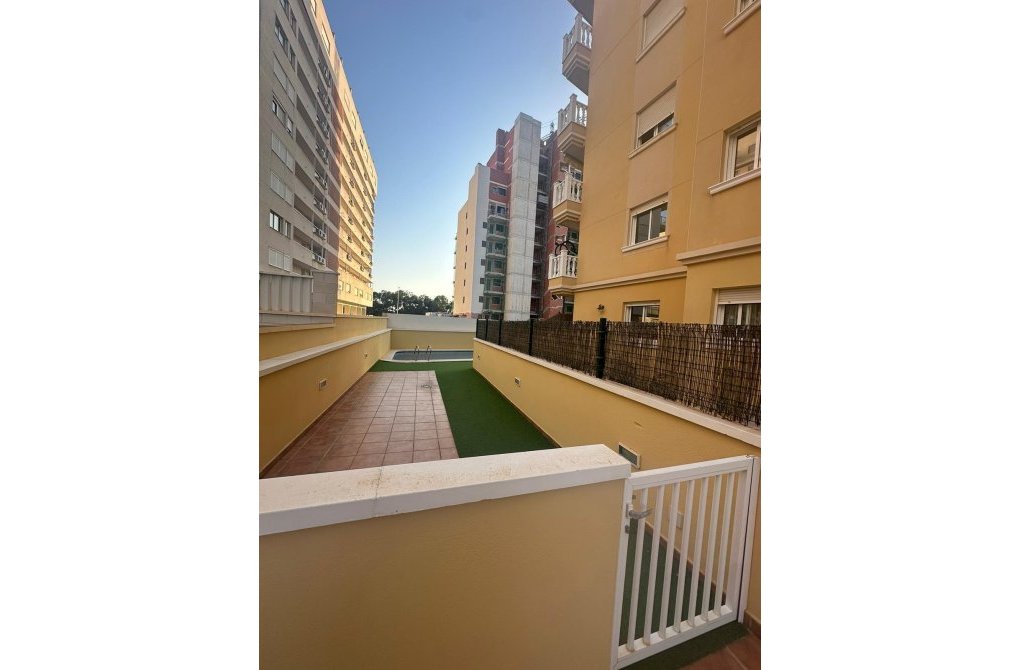 Resale - Apartment - Guardamar del Segura - CENTRO