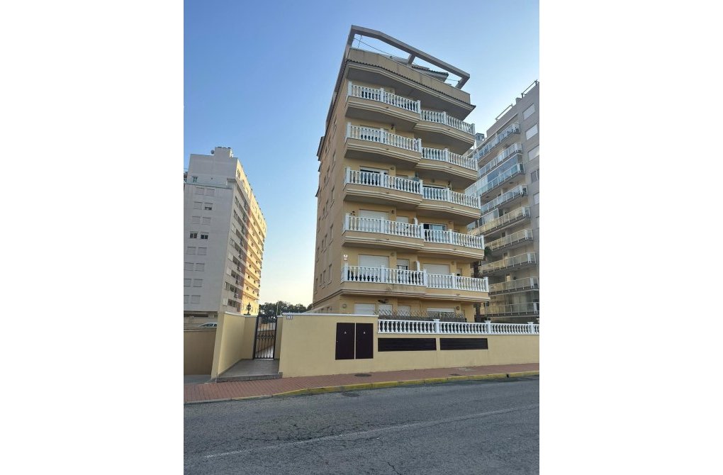 Resale - Apartment - Guardamar del Segura - CENTRO