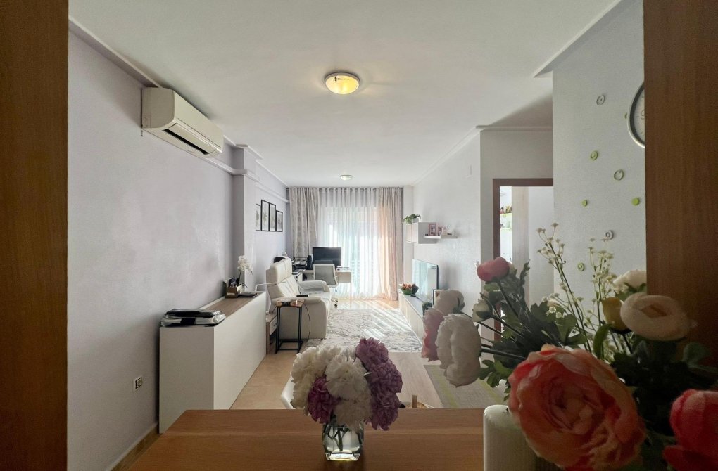 Resale - Apartment - Torrevieja - Centro