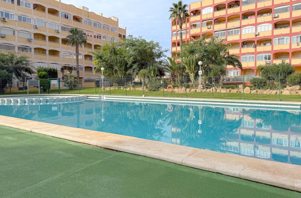 Resale - Apartment - Torrevieja - Torreblanca