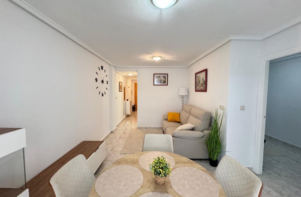 Resale - Apartment - Torrevieja - Estacion de autobuses