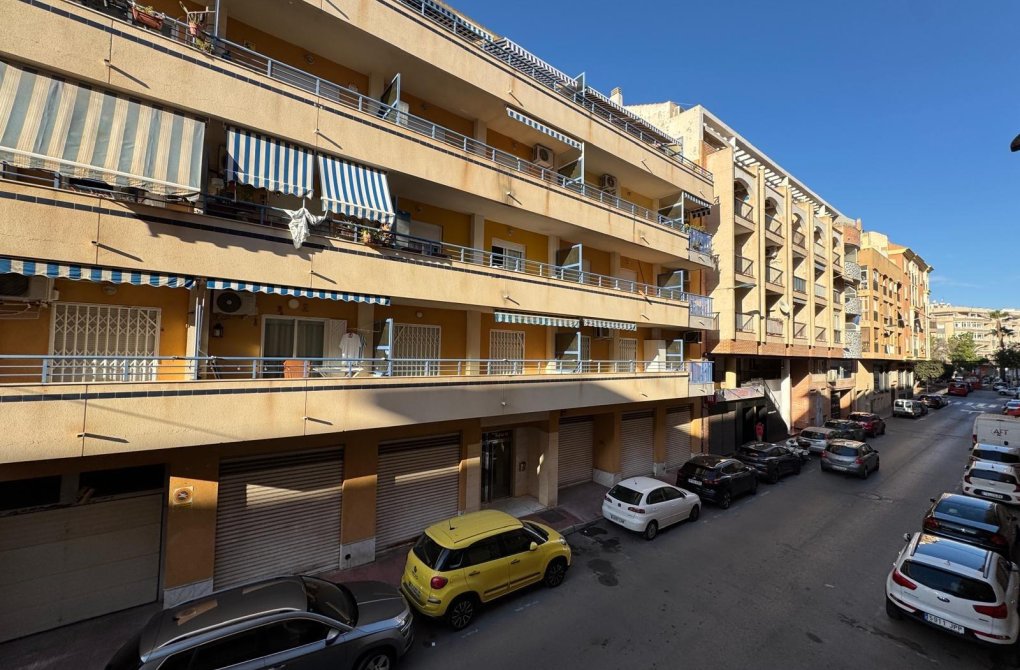 Resale - Apartment - Torrevieja - Estacion de autobuses