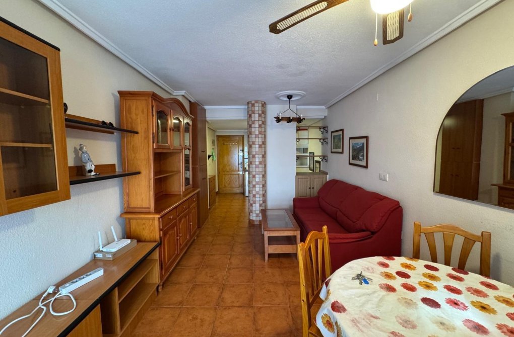 Resale - Apartment - Torrevieja - Playa del cura