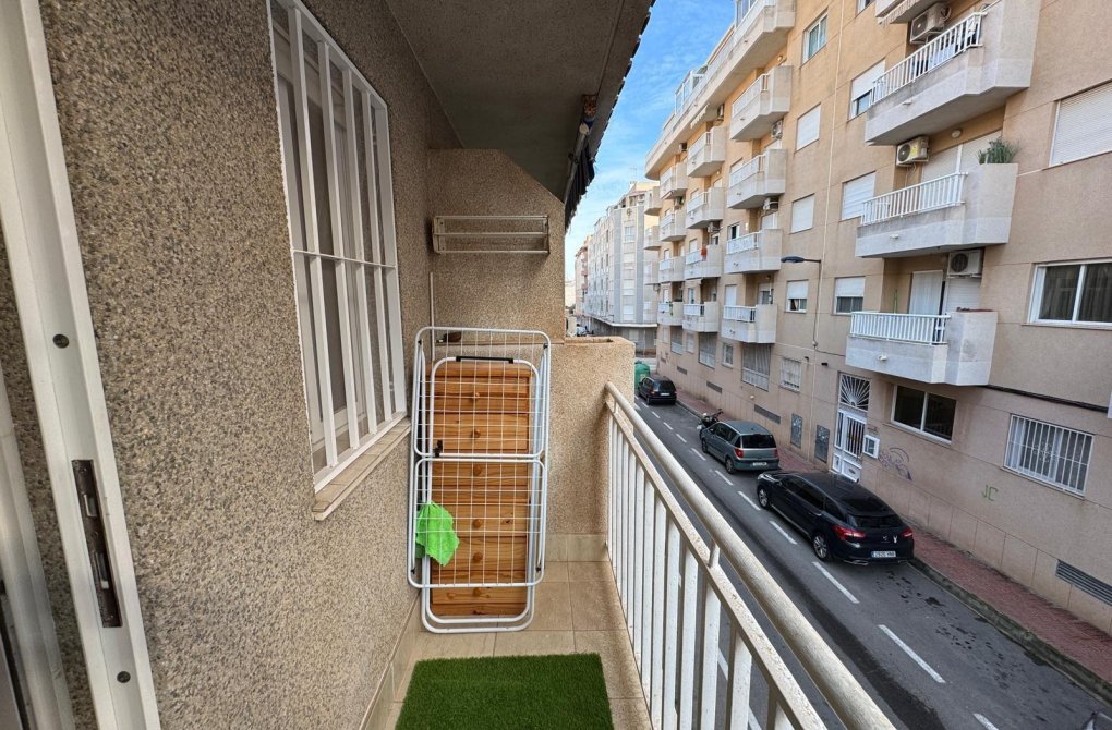 Resale - Apartment - Torrevieja - Playa del cura