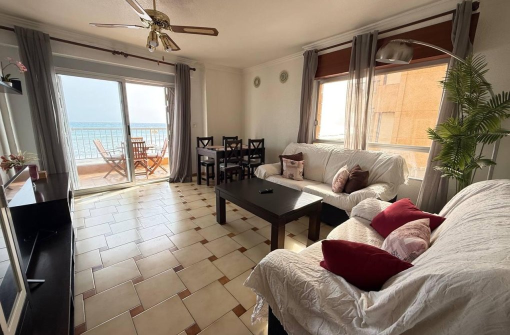 Resale - Apartment - Torrevieja - Playa de los locos