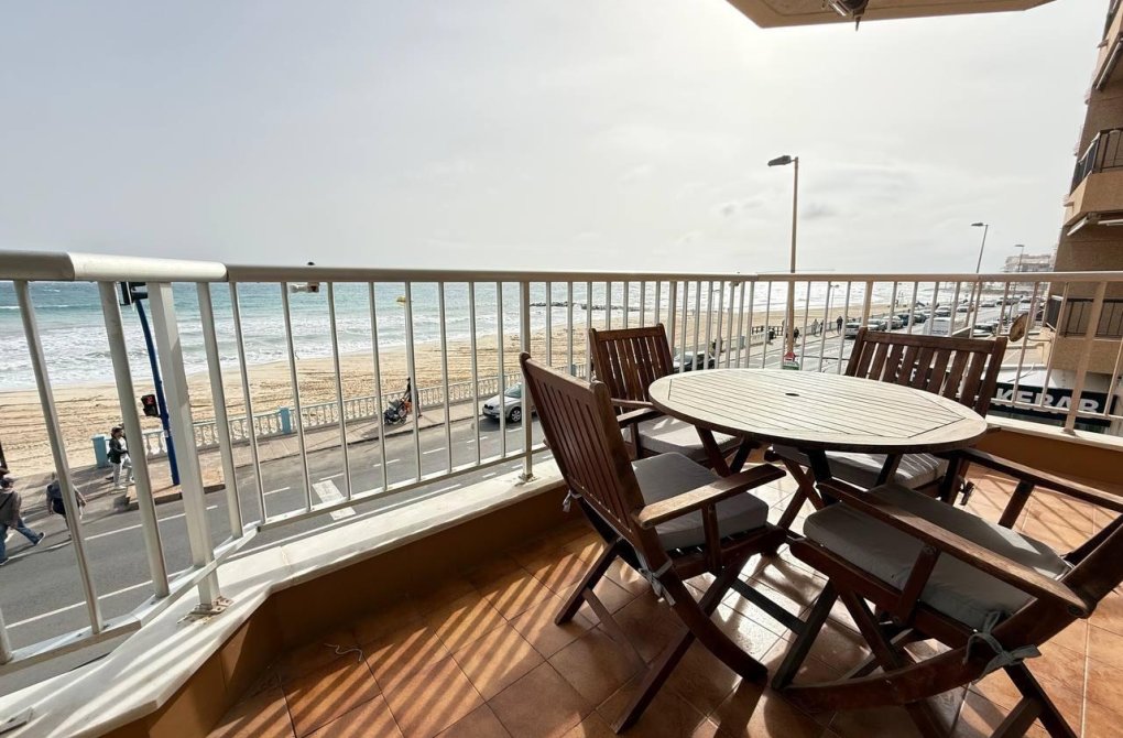 Resale - Apartment - Torrevieja - Playa de los locos