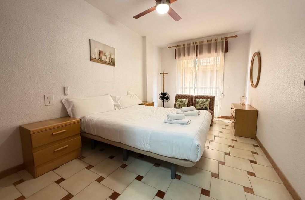 Resale - Apartment - Torrevieja - Playa de los locos