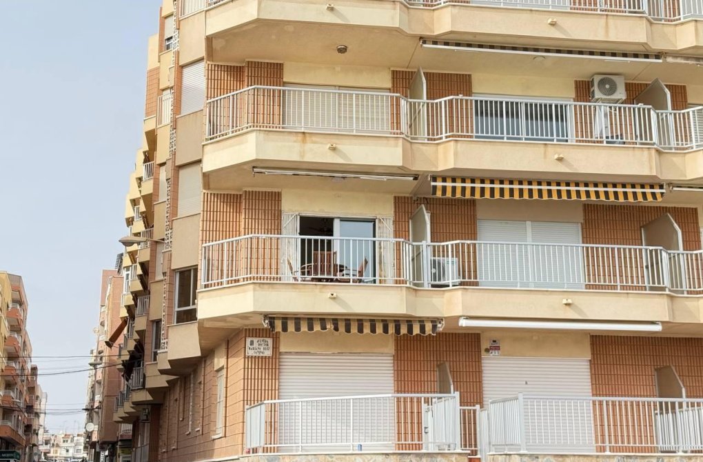 Resale - Apartment - Torrevieja - Playa de los locos