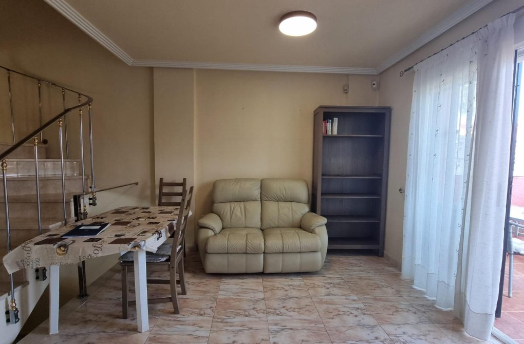 Resale - Terraced house - Guardamar del Segura - EL RASO