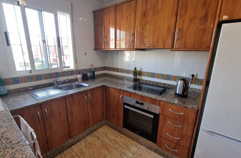 Resale - Terraced house - Guardamar del Segura - EL RASO