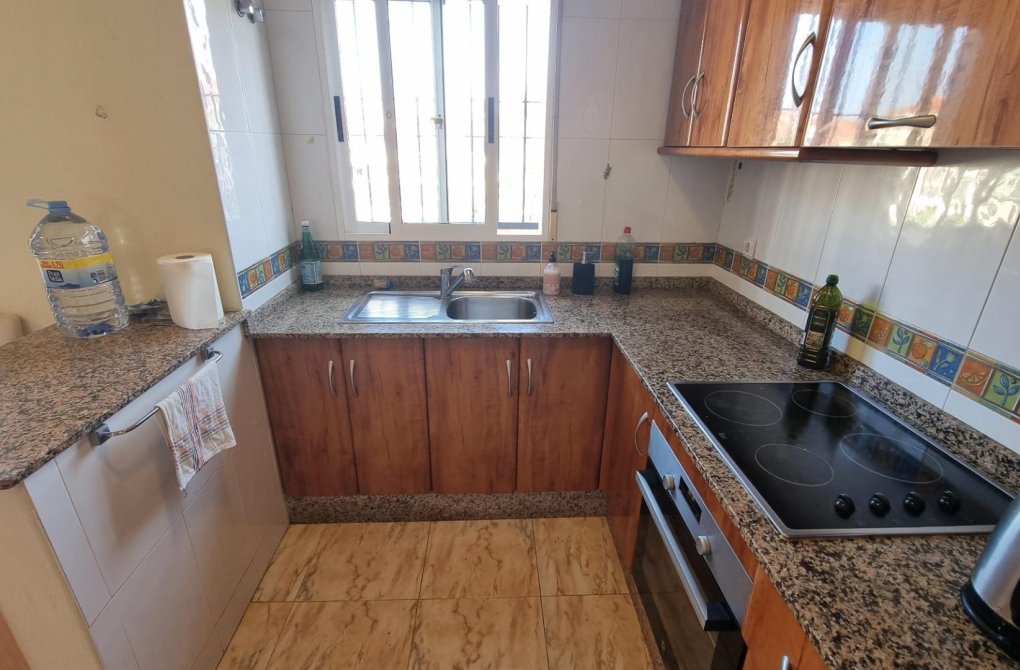 Resale - Terraced house - Guardamar del Segura - EL RASO