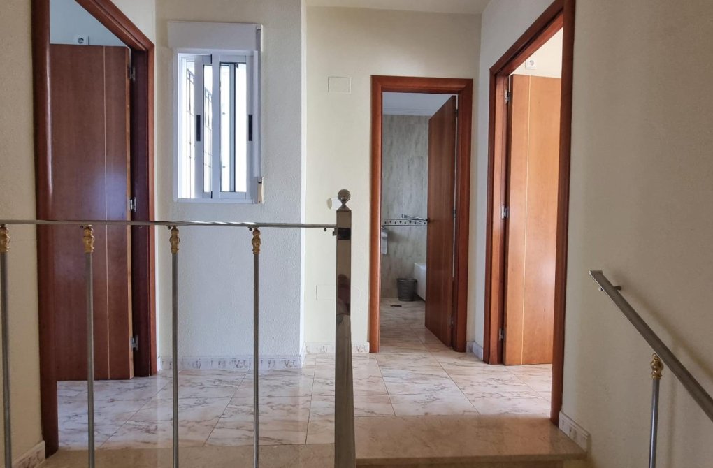 Resale - Terraced house - Guardamar del Segura - EL RASO