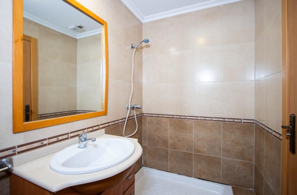 Resale - Apartment - Torrevieja - Playa del cura