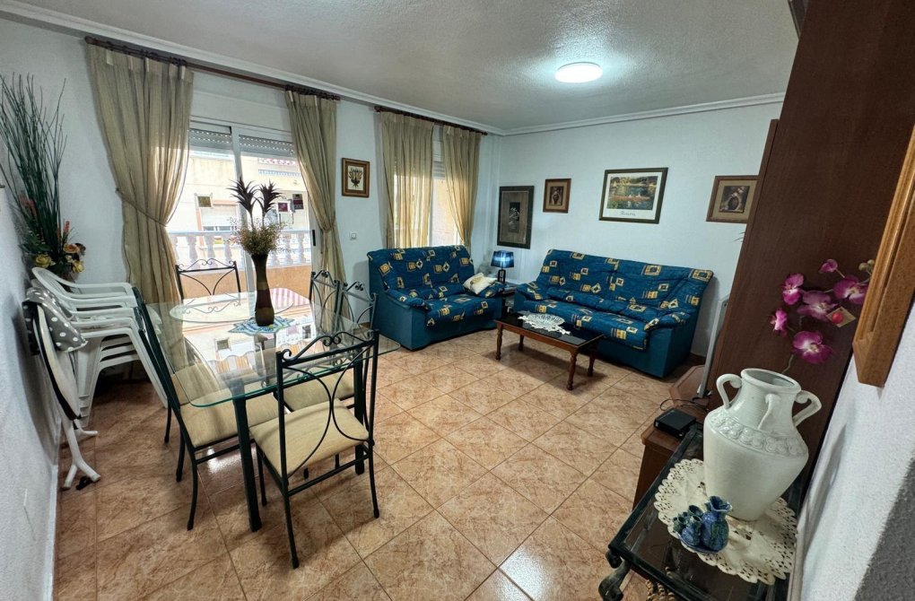 Resale - Apartment - Torrevieja - Playa del cura