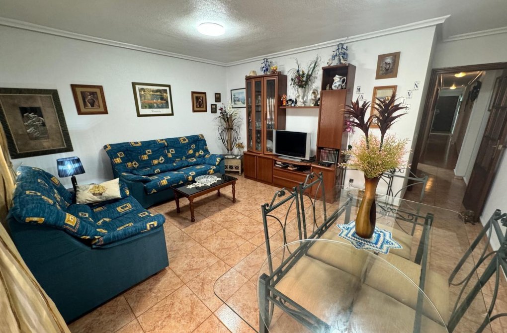 Resale - Apartment - Torrevieja - Playa del cura