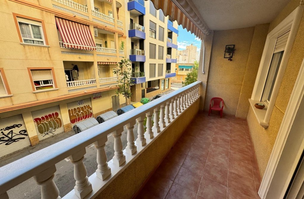 Resale - Apartment - Torrevieja - Playa del cura