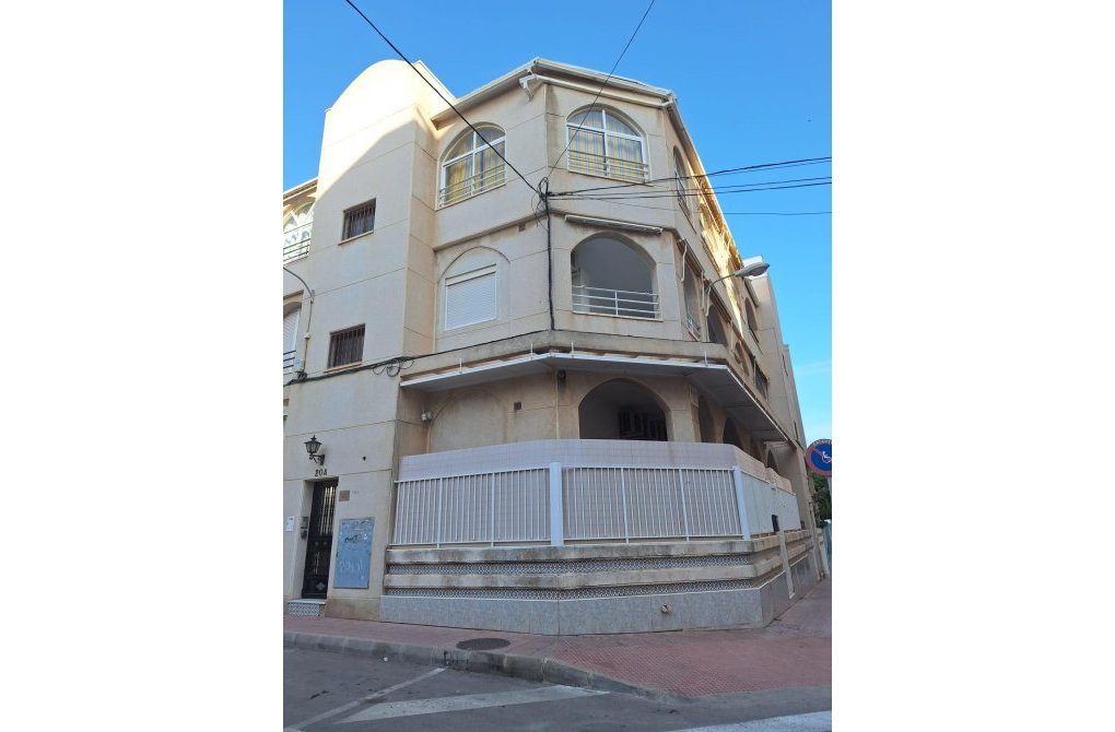 Resale - Apartment - Torrevieja - Playa del cura