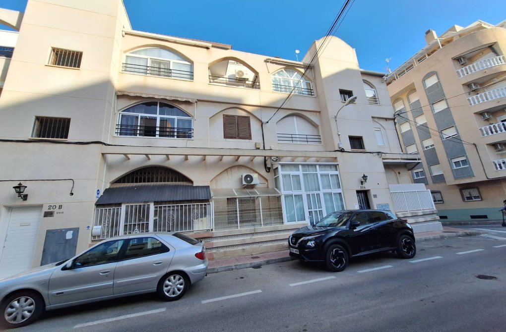 Resale - Apartment - Torrevieja - Playa del cura