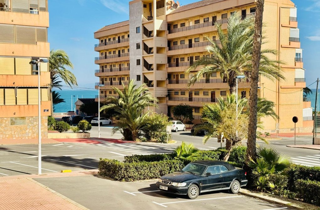 Resale - Apartment - Torrevieja - Cabo cervera