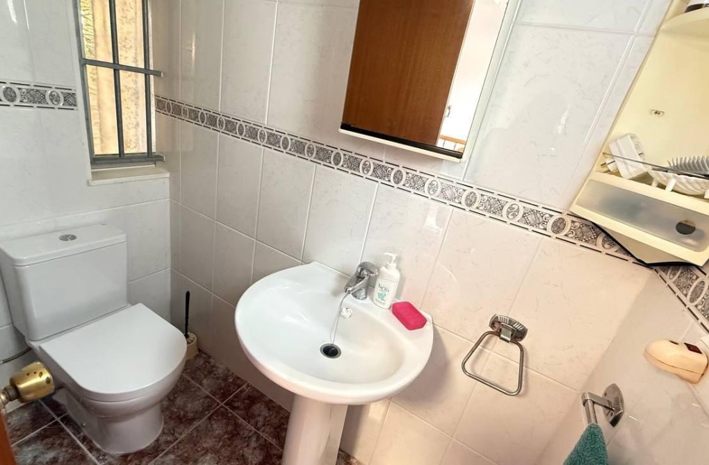 Resale - Ground Floor - Torrevieja - Punta prima