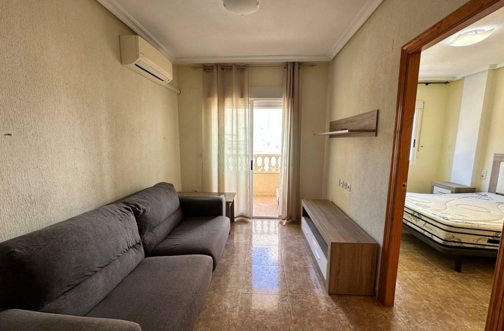 Resale - Apartment - Torrevieja - Playa del cura