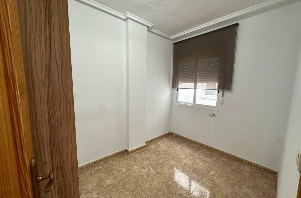 Resale - Apartment - Torrevieja - Playa del cura