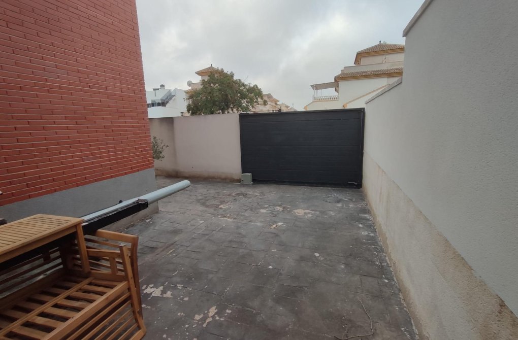 Resale - Villa - Torrevieja - Aguas Nuevas